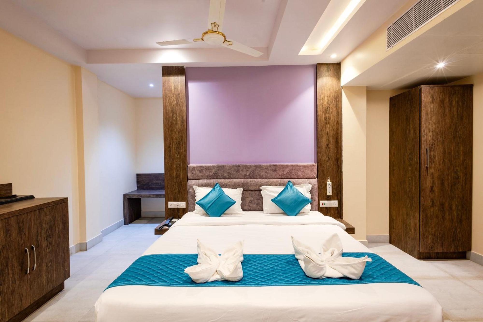 Hotel Serene Palace Порт Блеър Екстериор снимка