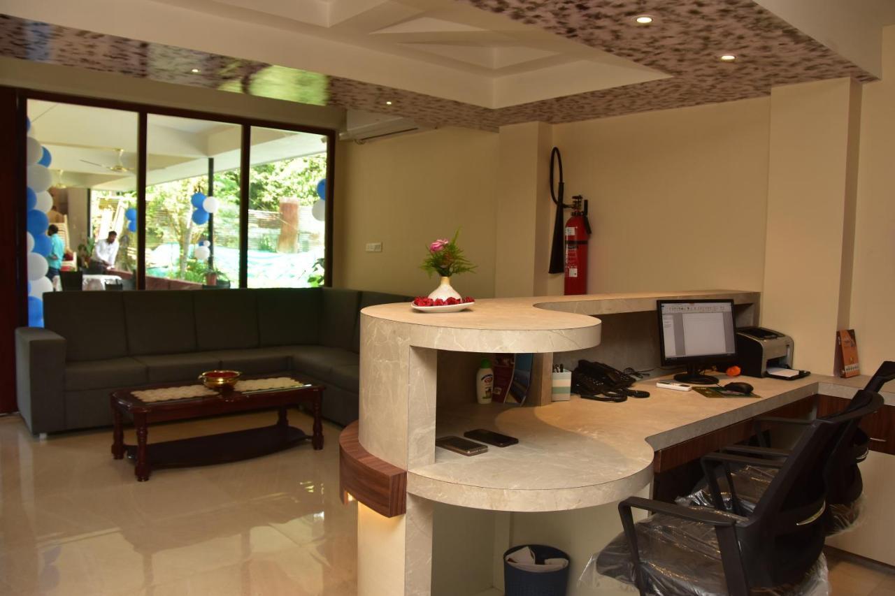 Hotel Serene Palace Порт Блеър Екстериор снимка
